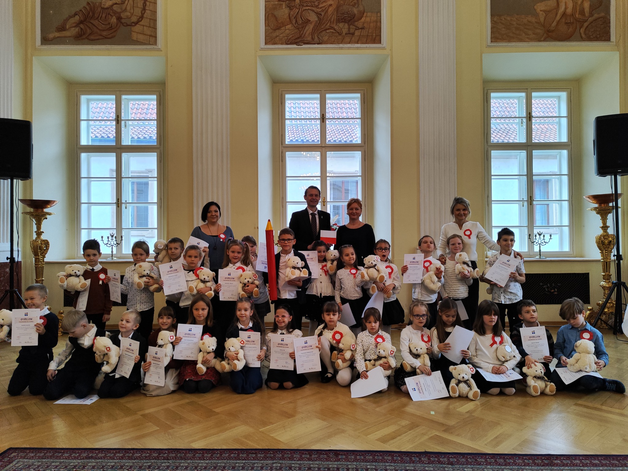 Pasowanie Pierwszaków w Ambasadzie.